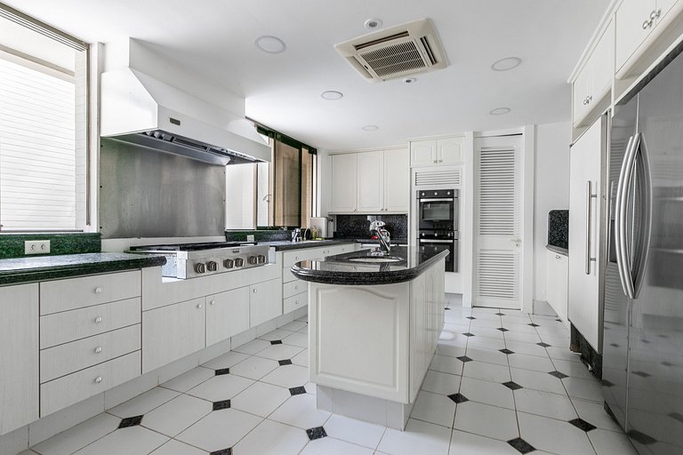 Palazzo dall'architettura unica a Joá - Joa013