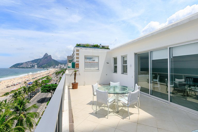 Cobertura duplex frente mar em Ipanema