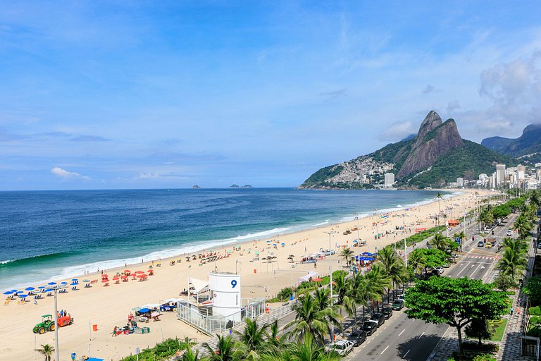 Duplex beachfront penthouse in Ipanema