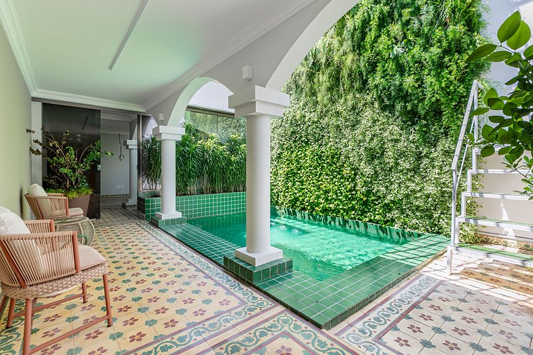 Beachfront triplex penthouse in Ipanema