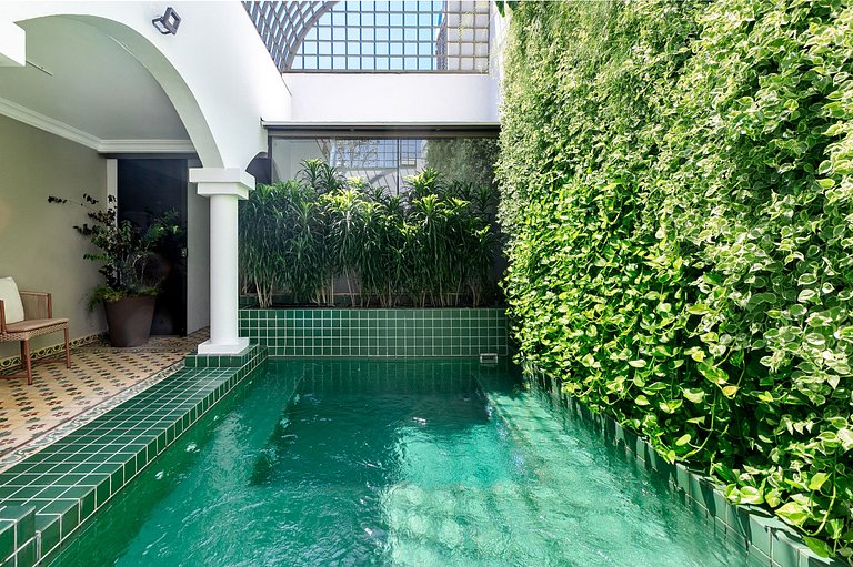 Beachfront triplex penthouse in Ipanema