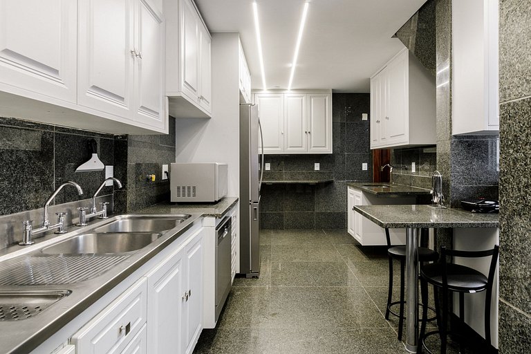Beachfront triplex penthouse in Ipanema