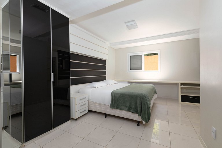 Mansion with incredible views in Guarujá - Gua001