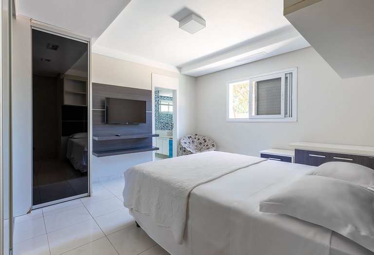 Mansion with incredible views in Guarujá - Gua001