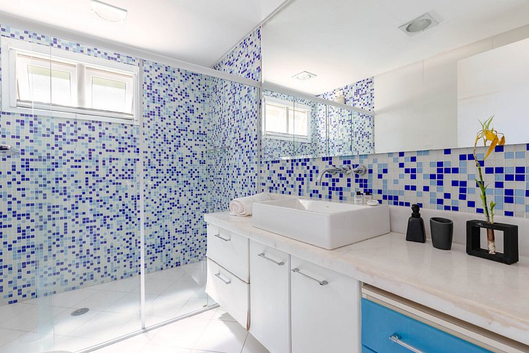 Особняк с невероятными видами в Гуаружа - Gua001