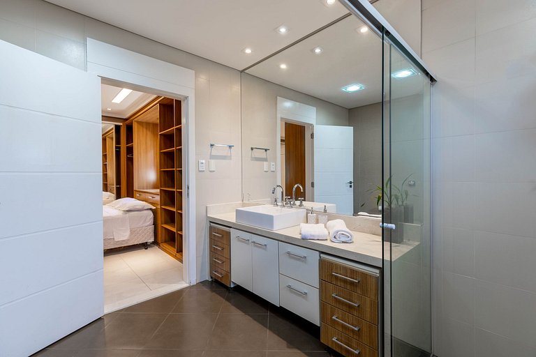 Mansion with incredible views in Guarujá - Gua001