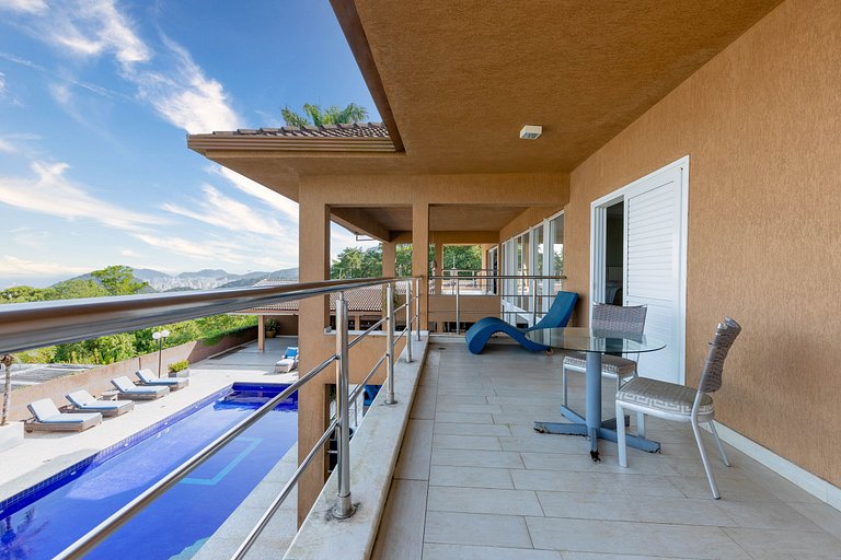 Особняк с невероятными видами в Гуаружа - Gua001