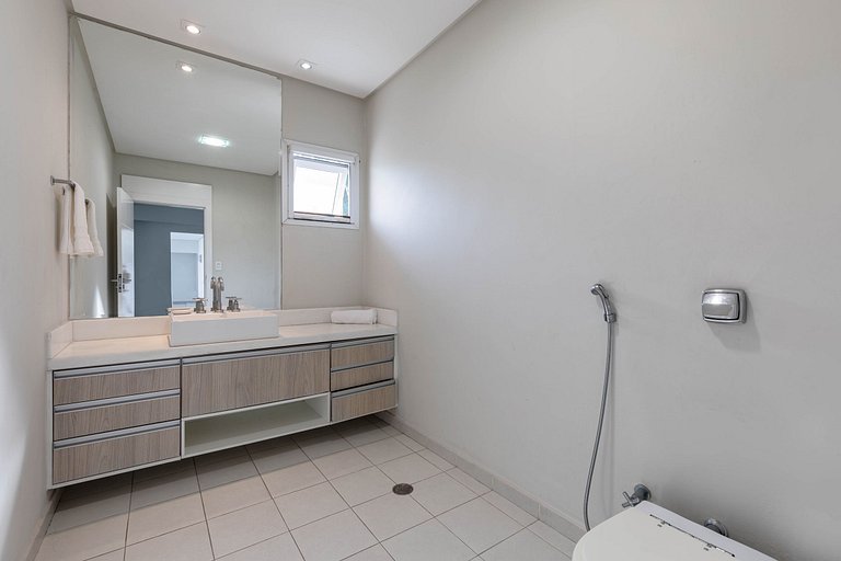 Особняк с невероятными видами в Гуаружа - Gua001