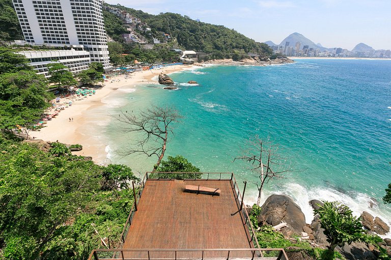 Bela mansão vista para o mar