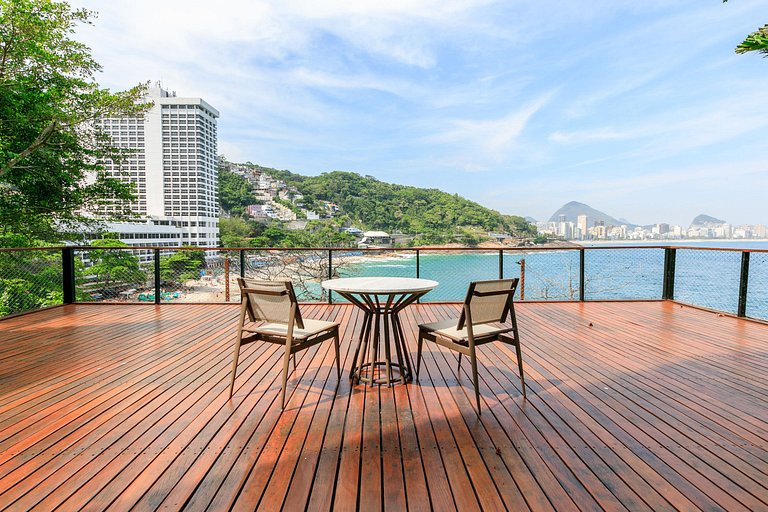 Linda villa con vistas al mar