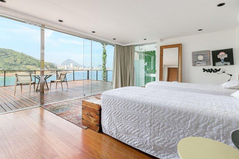 Bella villa con vista sul mare