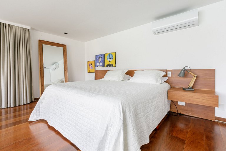 Bella villa con vista sul mare