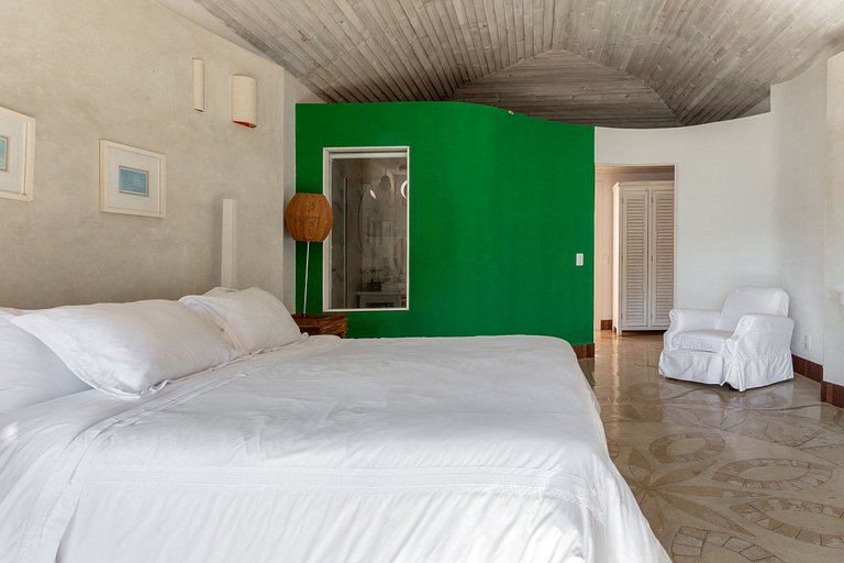Luxuosa villa tropical cercada pelo mar