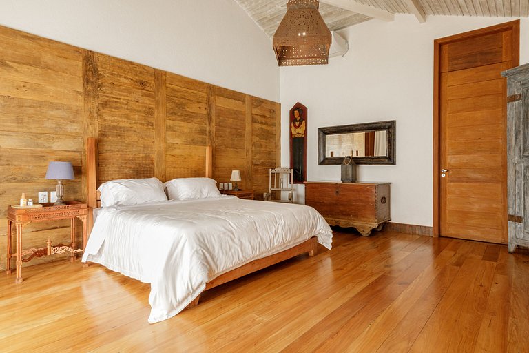 Luxuosa villa tropical cercada pelo mar