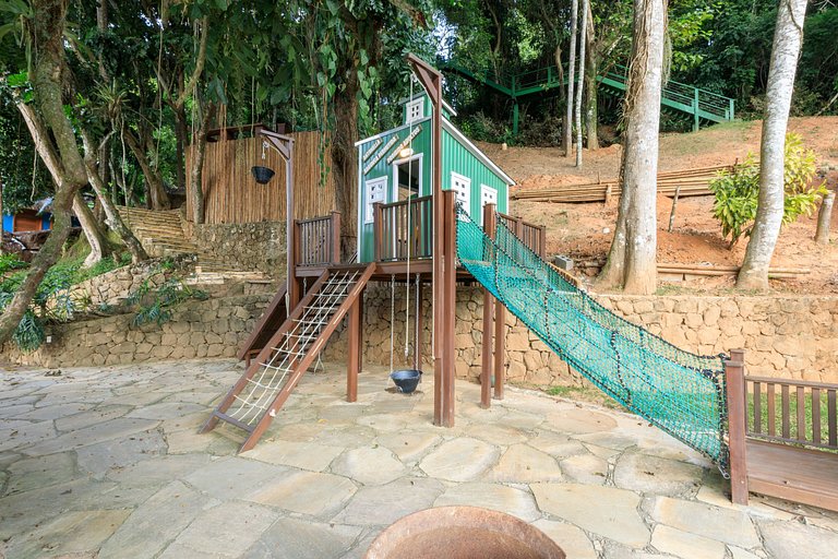 Luxuosa villa tropical cercada pelo mar
