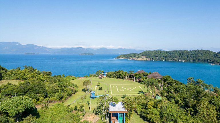 Lujosa villa tropical rodeada del mar