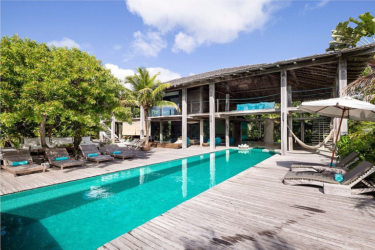 Beautiful beachfront villa in Trancoso