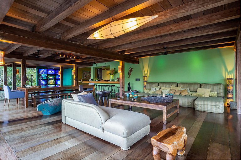 Beautiful beachfront villa in Trancoso