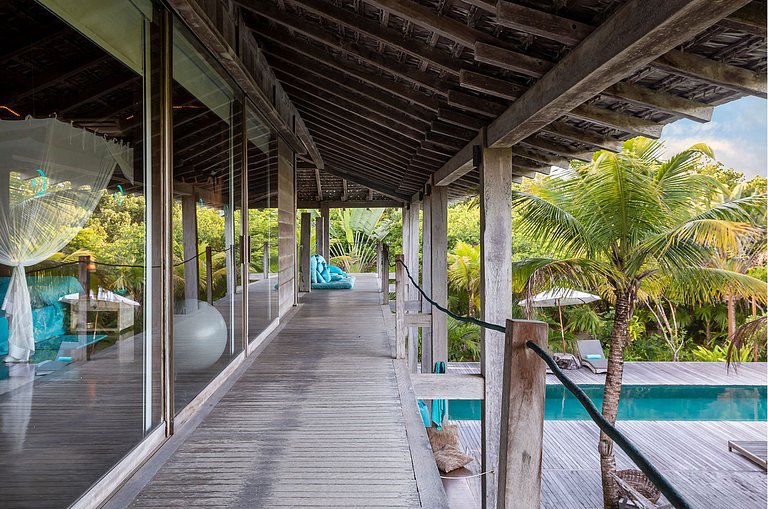Beautiful beachfront villa in Trancoso