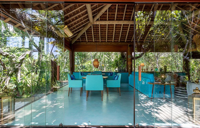 Beautiful beachfront villa in Trancoso