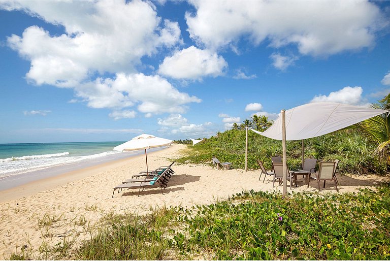 Beautiful beachfront villa in Trancoso