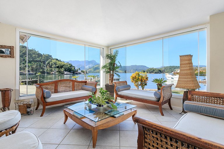 Casa fronte mare ad Angra dos Reis - Ang023