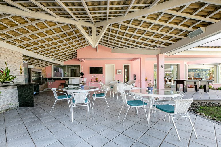 Oceanfront villa in Angra dos Reis