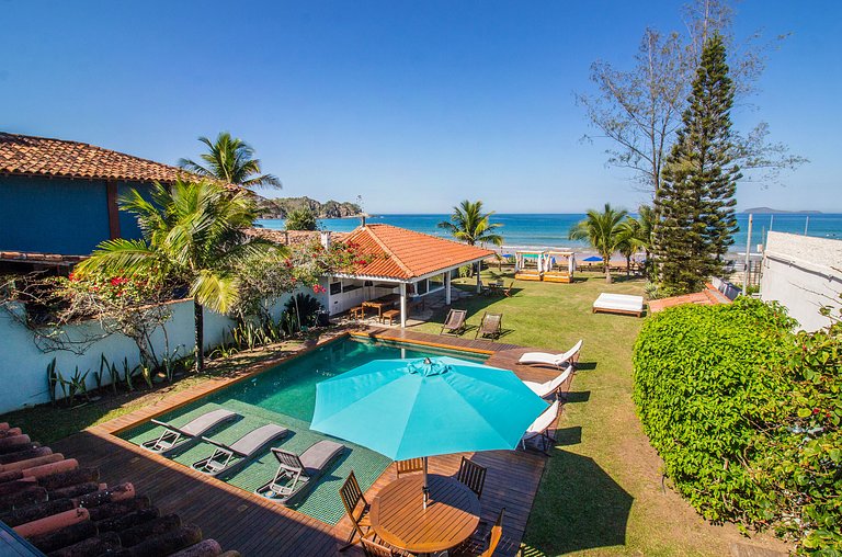 Casa junto al mar en la playa en Búzios
