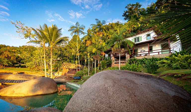 Beautiful island property in Paraty