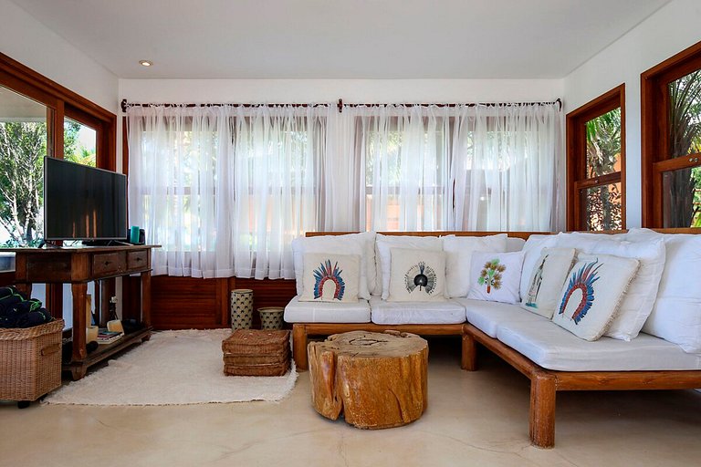 House with 4 Suites and Pool in Trancoso