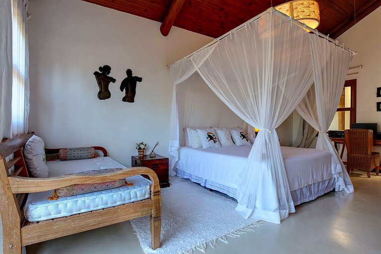 Casa con 4 Suites y Piscina en Trancoso
