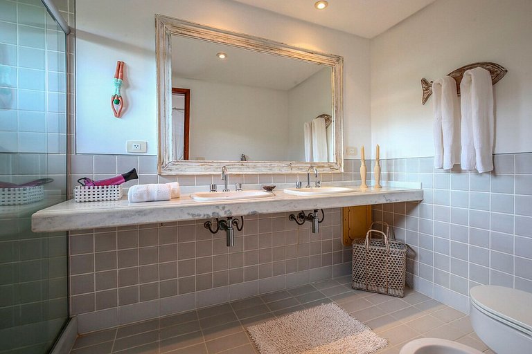Casa com 4 suítes e piscina em Trancoso