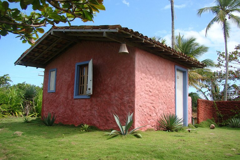 Stunning property with multiple buildings in Marau