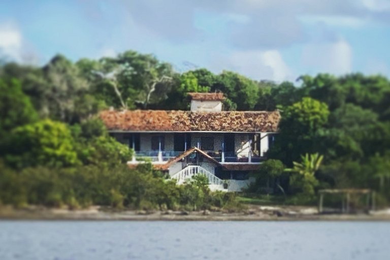 Stunning property with multiple buildings in Marau