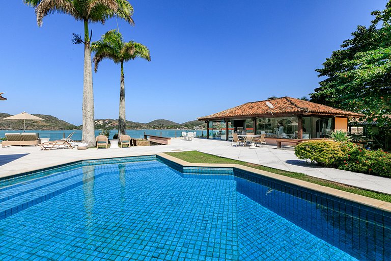 Mansão frente mar em Ferradura Buzios - Buz025