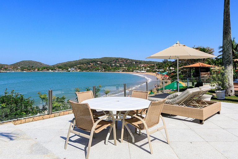 Beachfront House in Ferradura, Buzios