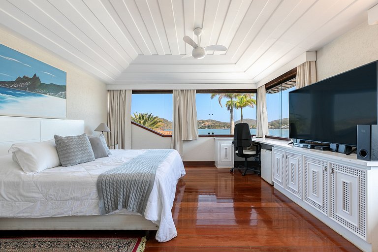 Mansão frente mar em Ferradura Buzios - Buz025