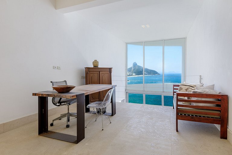 Luxury villa in Joa with swimming pool