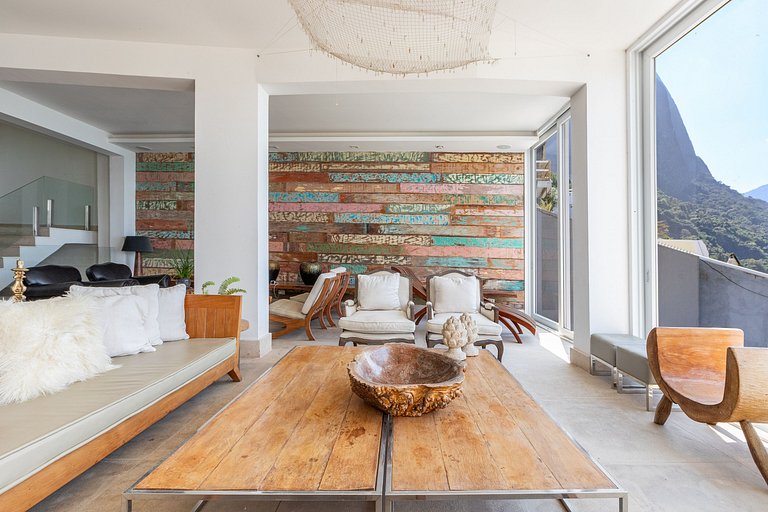 Luxury villa in Joa with swimming pool