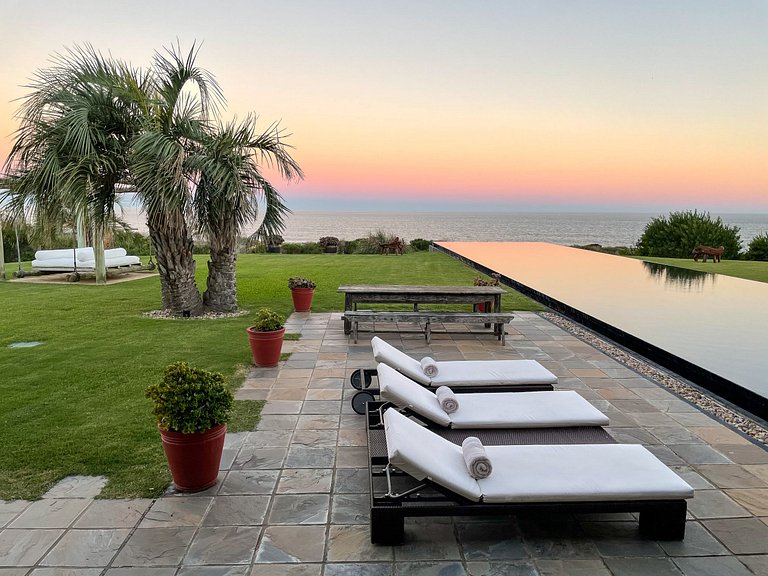 Beachfront mansion in Punta del Este