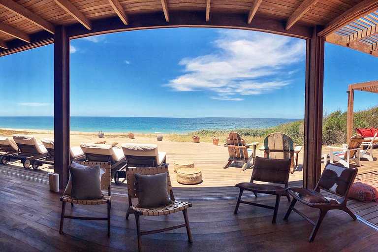 Beachfront mansion in Punta del Este