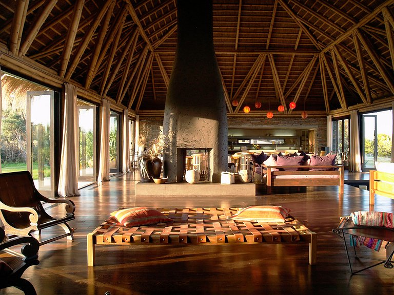 Beachfront mansion in Punta del Este