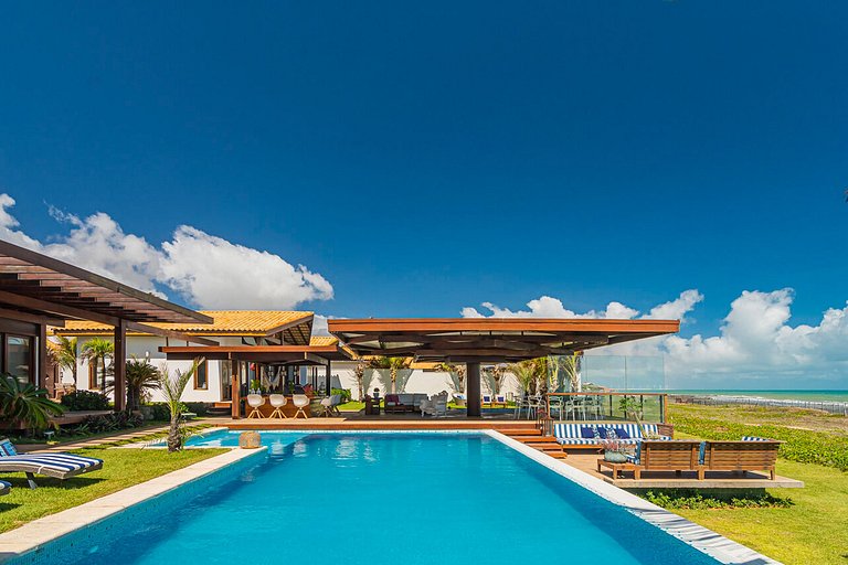 Mansão à Beira-Mar na Praia da Taíba