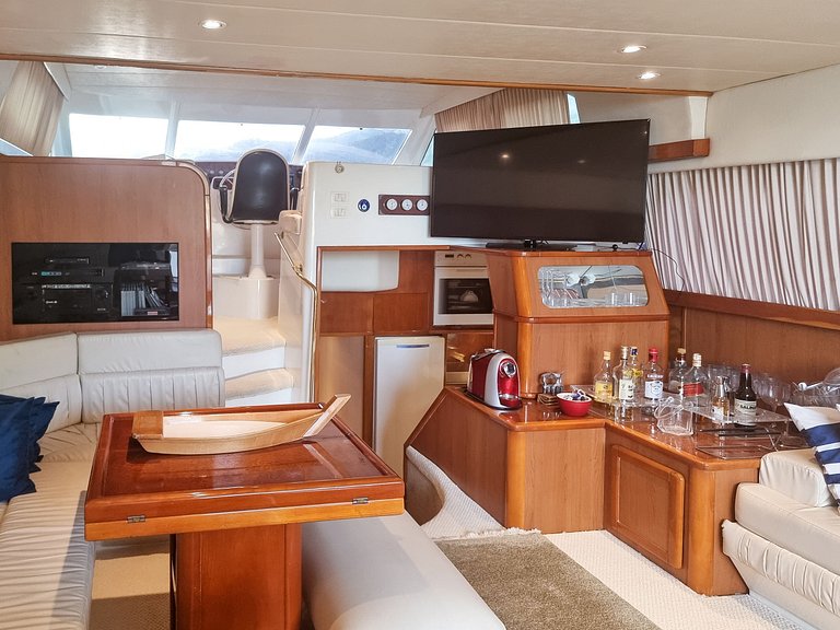 66ft luxury yacht in Angra dos Reis - Boa006