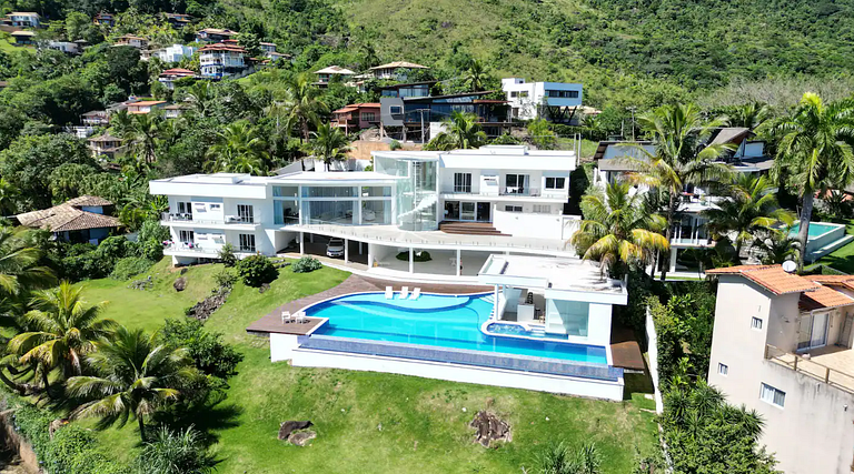 Paradise Mansion in Ilhabela