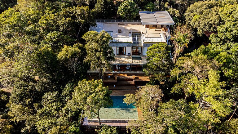 Exclusive Mansion in São Conrado