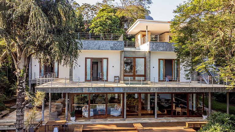 Exclusive Mansion in São Conrado