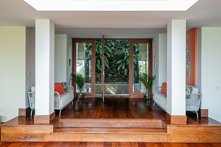 Exclusive Mansion in São Conrado
