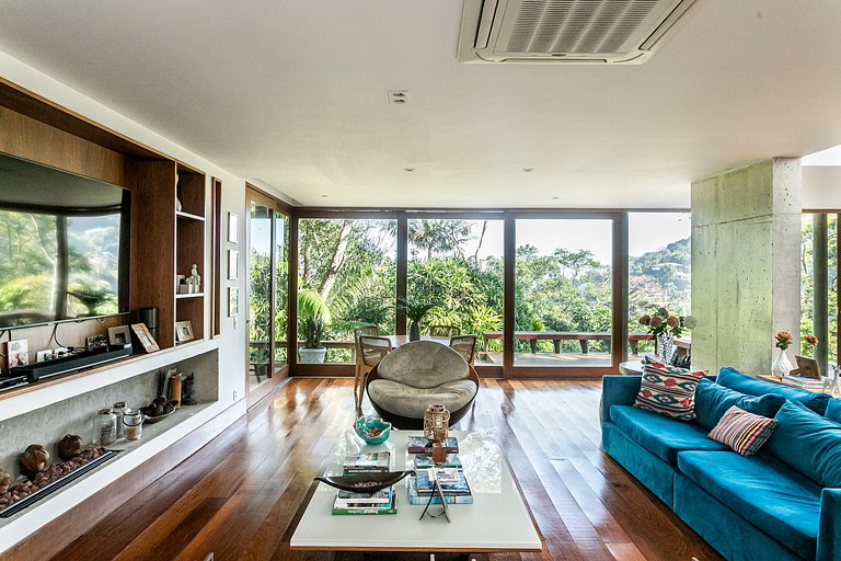 Exclusive Mansion in São Conrado