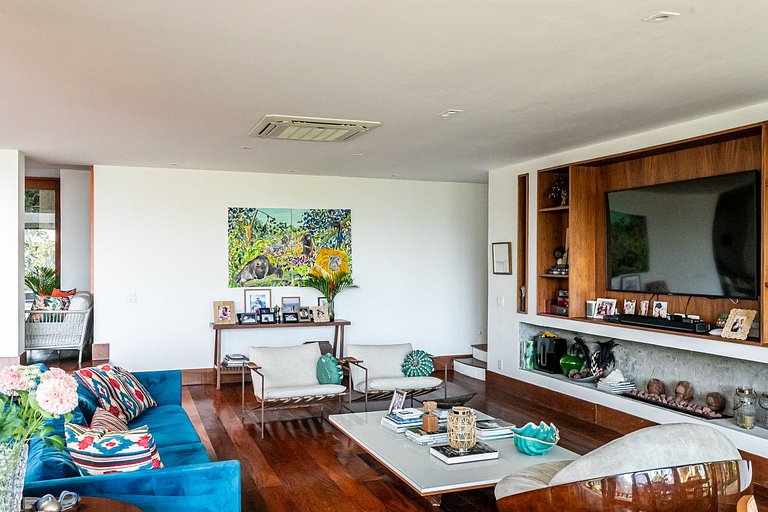 Exclusive Mansion in São Conrado